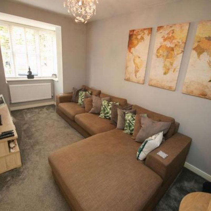 2 Bed Apartment Abbott Road London E14 - JBrown International South Bromley