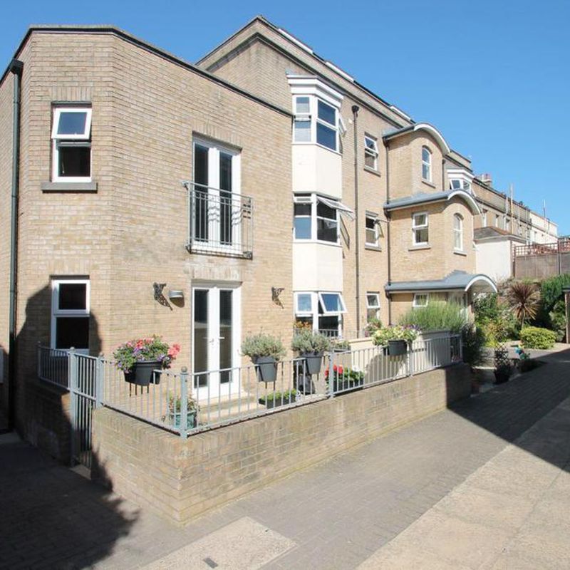 2 bedroom apartment to rent Oakfield