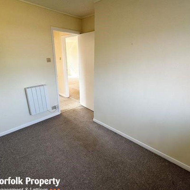 Flat to rent in Church Alley, Blofield, Norwich NR13 Cantley