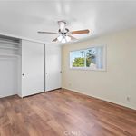 Rent 4 bedroom apartment of 261 m² in Huntington Beach