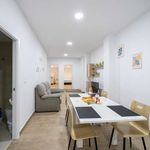 Rent 2 bedroom apartment of 77 m² in Valencia