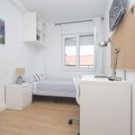 Rent a room of 66 m² in Madrid