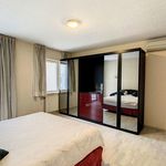 Rent 3 bedroom apartment of 139 m² in Brussel