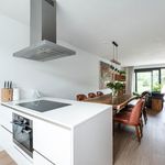 Huur 3 slaapkamer huis van 141 m² in Almere
