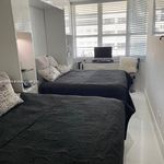 Rent 1 bedroom apartment of 550 m² in Miami Beach