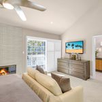 Rent 3 bedroom apartment of 195 m² in Long Beach