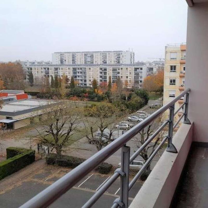 Location appartement 1 pièce 31 m² Angers (49000)