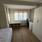 Rent 4 bedroom apartment of 85 m² in Barcelona