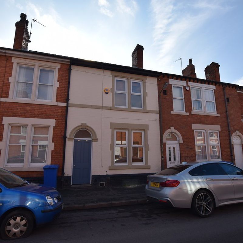 TO LET - Modern Three Bedroom Student Property available for students 2024-25 Markeaton