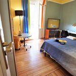 Rent a room of 300 m² in Madrid