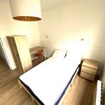 Appartement de 81 m² avec 1 chambre(s) en location à Marseille