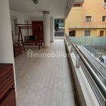 Affitto 5 camera appartamento di 120 m² in Pescara