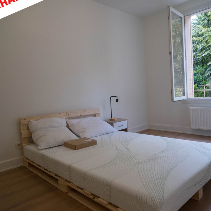 Location appartement 1 pièce 14 m² Chambéry (73000)