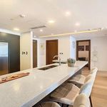 Rent 2 bedroom apartment of 161 m² in Dubai