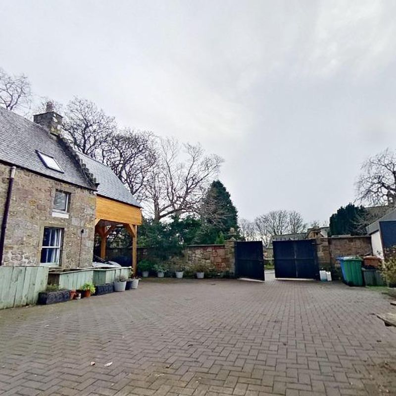 4 bedroom detached house to rent Upper Uphall