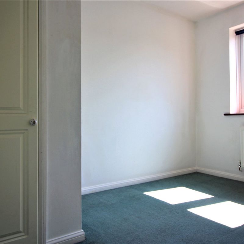 2 bedroom apartment to rent Kings Farm