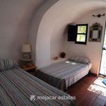 Alquilo 3 dormitorio casa de 4000 m² en Almería