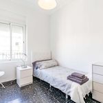 Rent 3 bedroom apartment of 130 m² in València