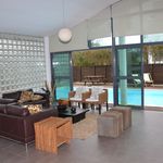 Rent 4 bedroom house of 250 m² in Quinta do Anjo
