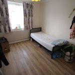 Rent 4 bedroom apartment in Uxbridge