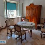 Affitto 5 camera appartamento di 175 m² in Rome