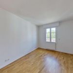 Rent 4 bedroom apartment of 100 m² in Versailles
