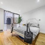 Rent 3 bedroom apartment of 111 m² in London