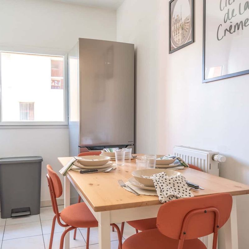 Move into this 14 m² coliving room on the Île de Nantes