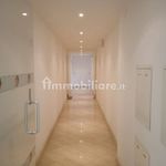Affitto 3 camera appartamento di 85 m² in Desenzano del Garda