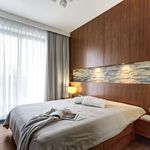 Wynajmij 3 sypialnię apartament z 106 m² w Warszawa