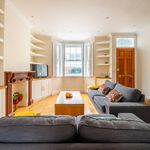 Rent 4 bedroom house of 123 m² in London