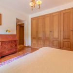 Rent a room of 450 m² in Oeiras