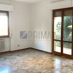 Rent 7 bedroom apartment of 120 m² in Osimo