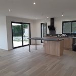 Rent 4 bedroom house of 121 m² in BOURG-LÈS-VALENCE