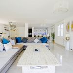 Rent 4 bedroom house of 250 m² in Marbella