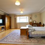 Rent 5 bedroom apartment in Cardiff