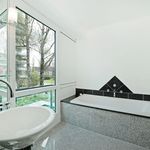Miete 5 Schlafzimmer wohnung von 246 m² in München