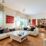 Rent 14 bedroom apartment of 340 m² in Roma