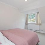 Rent 4 bedroom house in Weybridge