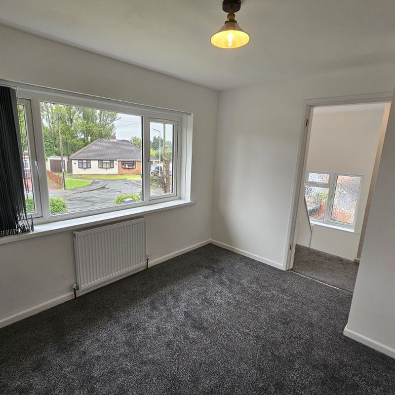 3 bedroom property to let in Longdon Avenue, Wolverhampton - £1,250 pcm Goldthorn Park