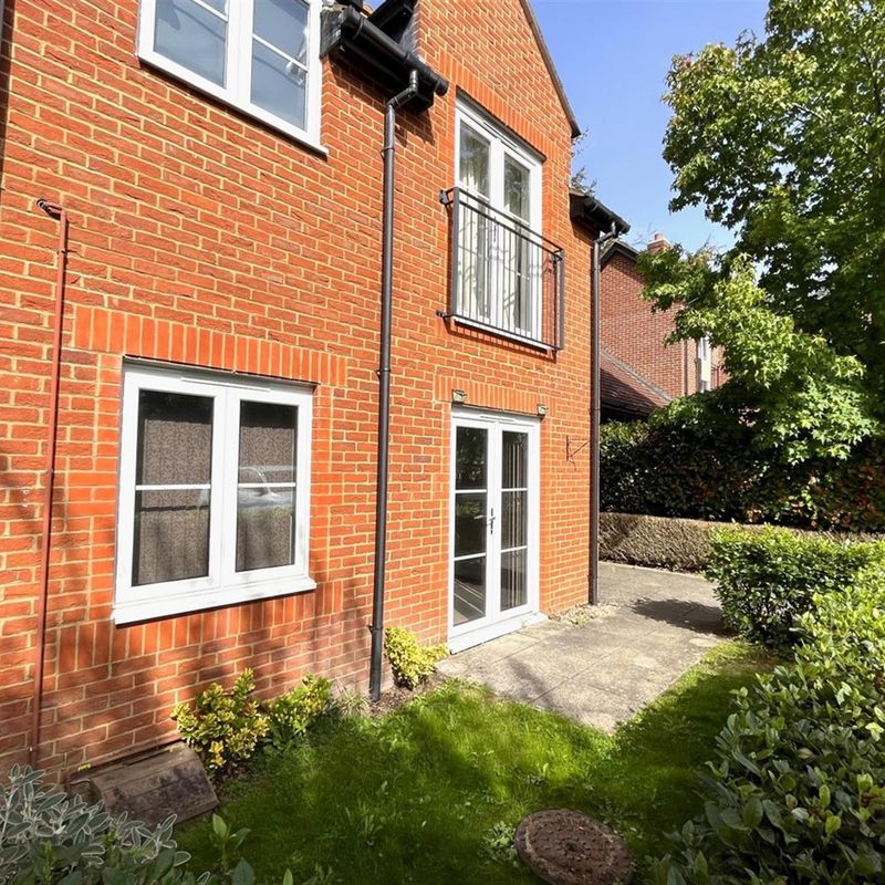 Laura Close, Compton, Hampshire, SO21, 2 bedroom flat to let - 244384 | Goadsby South Down