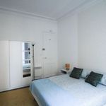 Rent a room of 68 m² in Paris