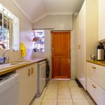 Rent 4 bedroom house of 2015 m² in Johannesburg