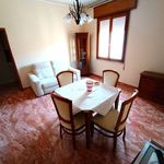 Affitto 4 camera appartamento di 70 m² in Adria