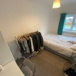 Rent 6 bedroom flat in Guildford