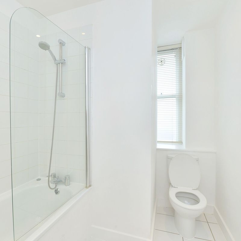2 bedroom Apartment to let Hill Street, W1