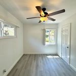 Rent 2 bedroom apartment of 93 m² in Santa Monica