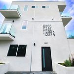 Rent 4 bedroom apartment of 176 m² in North Hollywood