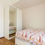 Rent a room of 160 m² in Madrid