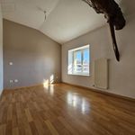 Rent 3 bedroom apartment of 49 m² in Feillens